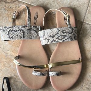 Seychelles animals print and gold sandals Never worn Sz 9